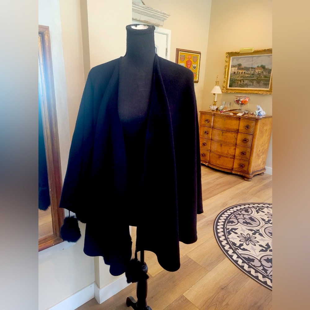 Stunning poncho must have for your wardrobe!